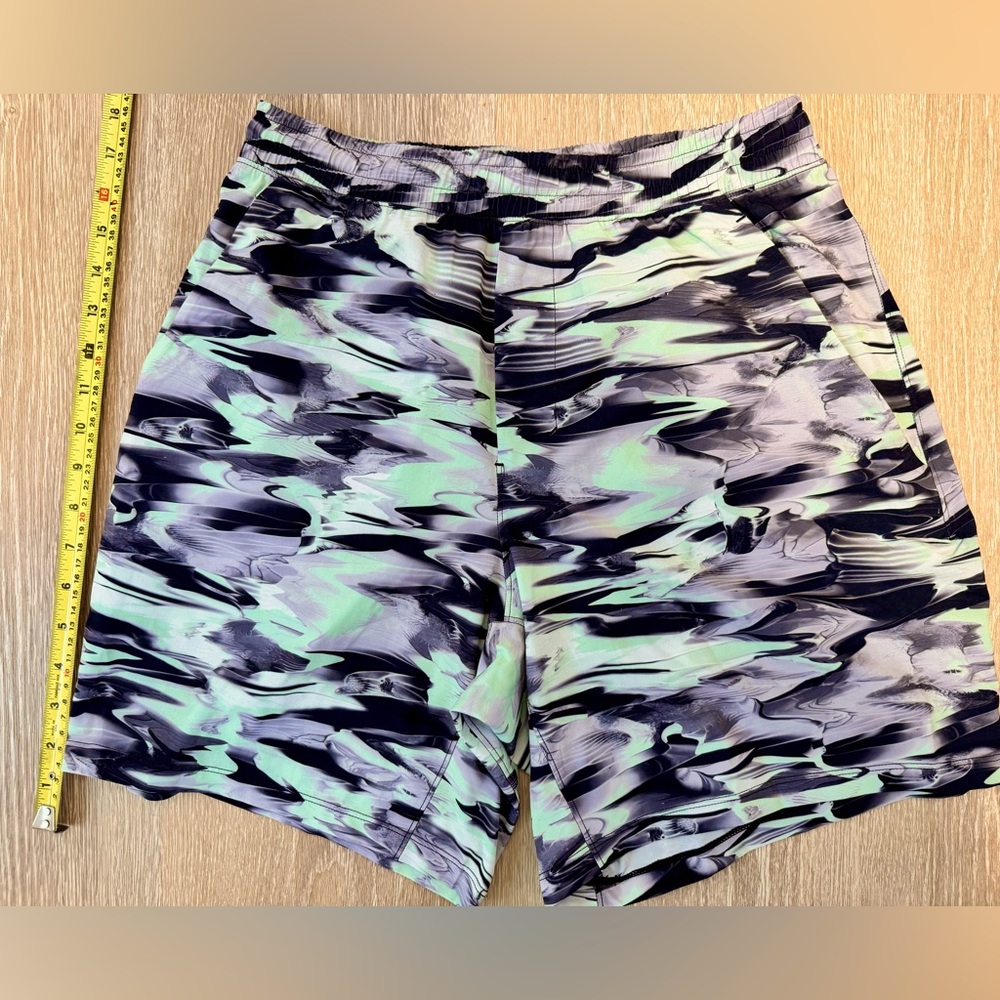 Lululemon Men’s Medium Pace Breaker Linerless Shorts-Lime Green, Grey, & Black